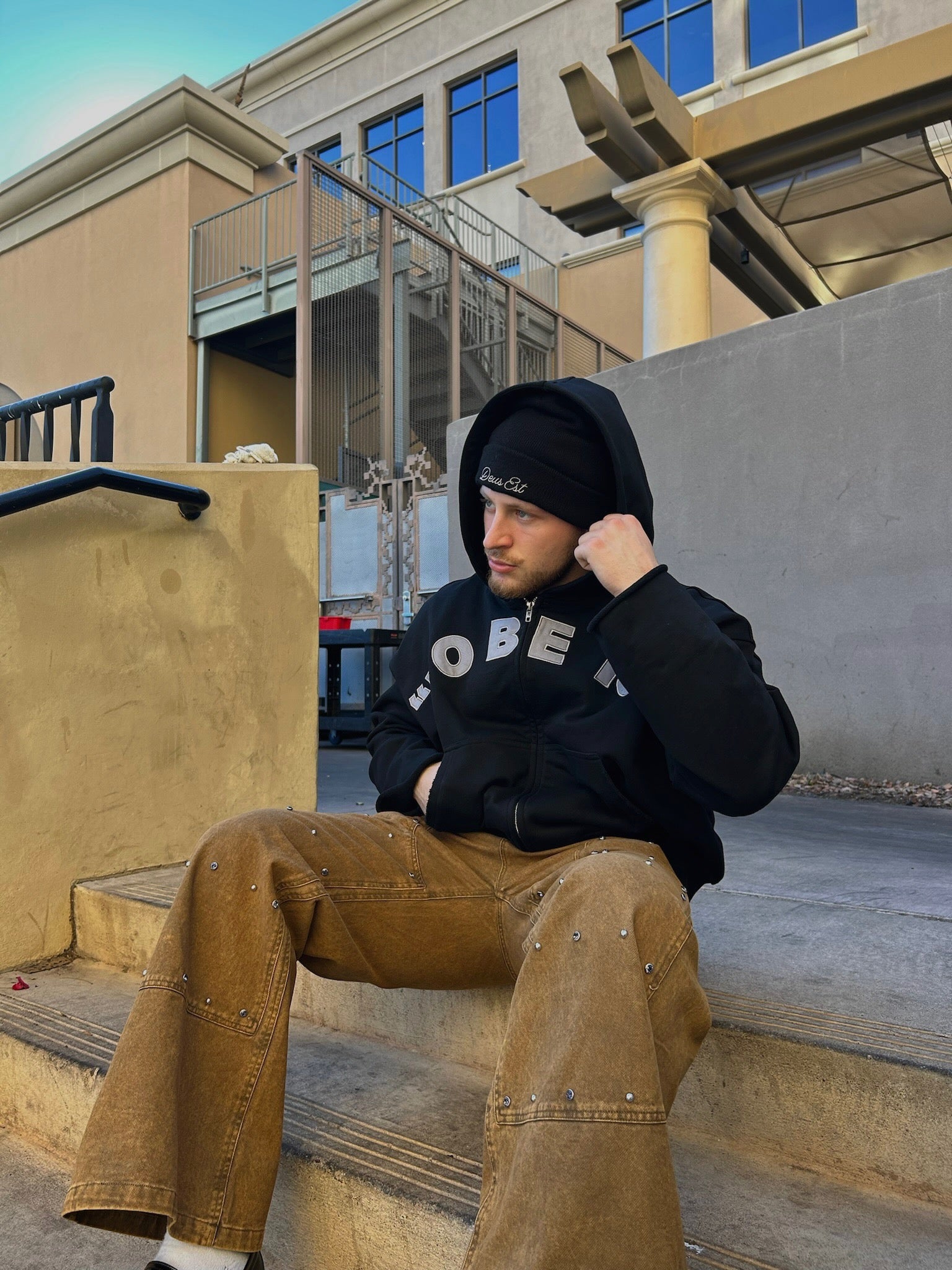 DEUS EST BLACK BEANIE